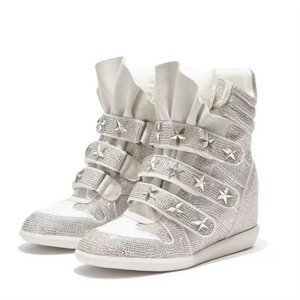 Nouvelles Baskets Décontractées Montantes 2026 de Créateur, Style Vintage à Rivets et Velcro, Polyvalentes à Semelle Épaisse et Rehaussantes - Product Image 1