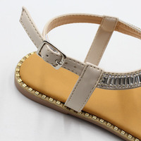 Nouveau design été femmes pantoufles plates bout ouvert plage lumière strass dames sandales en plein air designer diapositives femmes sandales