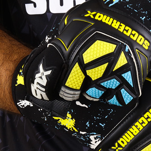 Gants de gardien de but de football en PU de qualité professionnelle pour adultes et jeunes - Product Image 6