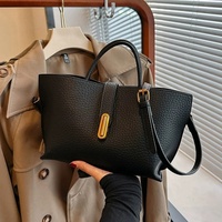 Sac bandoulière de luxe en PU pour femme, grand format, broderie vintage, avec deux sangles et fermoir à bouton, idéal pour le travail et les affaires, durable et souple