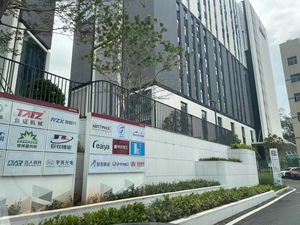 Carta NFC in Legno d'Acero Programmabile e Stampabile con Logo Personalizzato, NTAG 213 13.56MHz, Chiavi di Lusso per Hotel, Controllo Accessi Aziendale, Pass per Eventi - Product Image 5