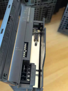 PLC ต้นฉบับสำหรับควบคุมอุตสาหกรรม การเชื่อมต่อ DP IM 153 2 โมดูลอินเทอร์เฟซ 6ES7153 2BA10 0XB0 6ES71532BA100XB0 - Product Image 1