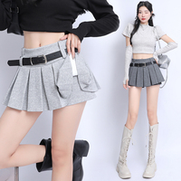 Shorts plissés taille haute pour femme, coupe trapèze ajustée, style streetwear chic automne-hiver, jupe-short micro mini preppy – Collection Boutique 2026