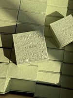 Boîte d'emballage de bijoux en cristal de qualité supérieure avec logo gaufré carré/rectangulaire, fermeture magnétique à rabat, sac fourre-tout pour bracelet cadeau