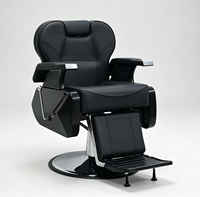 Fauteuil de barbier hydraulique luxueux et spacieux avec base chromée pour salon de coiffure et studio de toilettage masculin