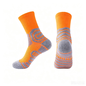 Chaussettes de basketball mi-hautes en tissu éponge multicolores personnalisées pour hommes - Product Image 2