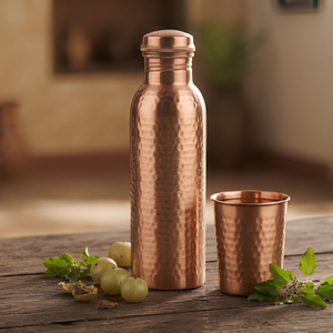 Bouteille d'eau en cuivre martelé et ensemble de verres martelés – Vaisselle portable de style traditionnel, conception anti-fuite pour la santé et le bien-être - Product Image 1