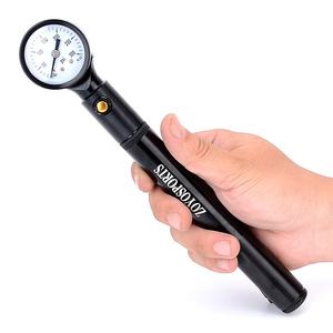 ZOYOSPORTS Pompe à main de cyclisme portable en alliage d'aluminium haute pression pour <span class=keywords><strong>vtt</strong></span> et vélo de route Les vannes Presta Schrader comprennent une jauge d'air - Product Image 4