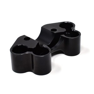 Alloggiamento per interruttore a 4 pulsanti sul manubrio destro (fori non allineati) - Product Image 4