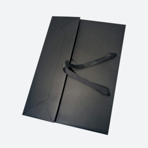 Sac cadeau noir extra large de luxe en papier kraft recyclable avec poignée en ruban, imprimé sur mesure, vente en gros - Product Image 2