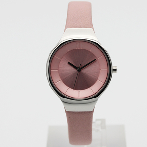 Montre à quartz pour femme de petite taille 32 mm, design OEM et logo de marque, style classique moderne, boîtier en acier inoxydable 316L, bracelet en cuir, étanche 3ATM, U2810 - Product Image 1