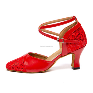 LUOQIAO Nouvelles Chaussures <span class=keywords><strong>de</strong></span> <span class=keywords><strong>Danse</strong></span> <span class=keywords><strong>Latine</strong></span> pour Femmes, Tige Scintillante, Talon <span class=keywords><strong>de</strong></span> 7 cm, Bout Fermé, Design Moderne, Semelle Souple, Confortables, Rouges, pour Mariage - Product Image 1