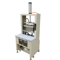 Machine de thermoformage industrielle à double station pour bonnets de soutien-gorge, avec changement automatique de moule et presse à chaud pour bonnets de lingerie en mousse