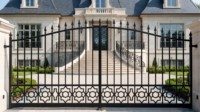 Portail automatique de luxe en fer forgé français LINCAI |   Clôture à piquets à motif étoilé forgée à la main, assortie au garde-corps de balcon et à l'entrée