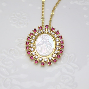 NZ1724 <span class=keywords><strong>Collar</strong></span> con colgante <span class=keywords><strong>de</strong></span> la Virgen <span class=keywords><strong>de</strong></span> Guadalupe, chapado en oro, con pavé <span class=keywords><strong>de</strong></span> circonitas y nácar tallado, diseño <span class=keywords><strong>de</strong></span> la Virgen María - Product Image 4