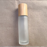 Flacon roll-on en verre de 5 ml et 10 ml avec couvercle en bambou, finition ambrée givrée, rechargeable, pour huiles essentielles et cosmétiques