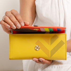 Pochette en cuir véritable de haute qualité pour femmes portefeuille à la mode longue conception avec motif de paysage Ele sac à main - Product Image 3