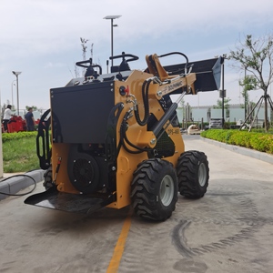 لودر صغير مدمج بوظيفة التوجيه الانزلاقي بقوة 23 حصان، تصميم ضيق للاستخدام في المزارع الصغيرة والأعمال الداخلية، آلة بسعر اقتصادي - Product Image 3