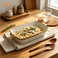 Plat à gratin rectangulaire en céramique blanche résistant à la chaleur avec poignées à bord doré, compatible lave-vaisselle, réutilisable pour usage domestique et commercial
