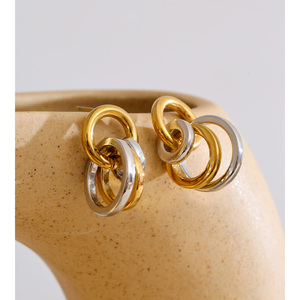 JINYOU 2813 Nouveaux arrivages <span class=keywords><strong>Boucles</strong></span> d'oreilles <span class=keywords><strong>multi</strong></span>-<span class=keywords><strong>anneaux</strong></span> en acier inoxydable plaqué or Exquises Hypoallergéniques <span class=keywords><strong>Boucles</strong></span> d'oreilles pour tous les jours - Product Image 4