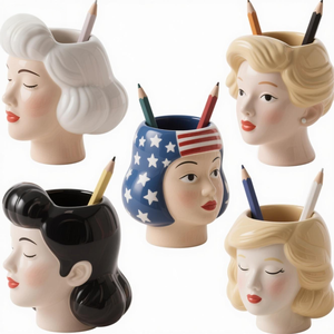 Aimant de réfrigérateur 3D peint à la main, sculpture de tête de femme en céramique. Designs personnalisés pour les souvenirs touristiques et les articles cadeaux de vente au détail - Product Image 4