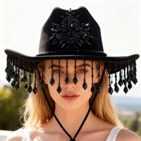 Chapeau de cowboy bohème en gros, noir, avec fleurs, strass et franges, idéal pour les festivals de musique gothiques et les fêtes personnalisées pour femmes