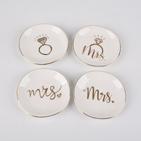 Vente en gros Assiette à bijoux en céramique moderne personnalisée avec bordure dorée Plateau à vaisselle pour présentoir à bagues avec logo personnalisé
