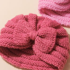 Set 2 Warna Musim Gugur dan Musim Dingin Topi Bayi Baru Model Visor Rajutan Wol Hangat Gaya Eropa dan Amerika dengan Pita untuk Balita dengan Perlindungan dari Sinar Matahari - Product Image 4