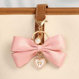 Porte-clés élégant en gros avec nœud papillon, magnifique breloque créative, pendentif souple pour sac, cadeaux de festival pour femmes - Product Image 3