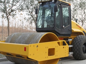 รถบดอัดสั่นสะเทือนแบบดรัมเดี่ยว ยี่ห้อดัง รุ่น SR14M-B6 จากผู้ผลิตอย่างเป็นทางการ น้ำหนัก 14 ตัน พร้อมเครื่องยนต์และปั๊มใหม่ สำหรับงานก่อสร้างถนน - Product Image 4