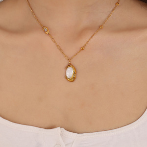 สร้อยคอจี้สไตล์ยุโรปอเมริกันย้อนยุค ชุบทอง 18k ไทเทเนียมสตีล เปลือกหอยสีขาว สายคล้องไหปลาร้า ใส่ได้ทุกวัน - Product Image 4