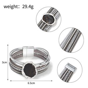Bracelet en cuir avec breloque plume, logo personnalisé, unisexe, style industriel, couleur durable, géométrique, tendance, pour la fête, vente en gros - Product Image 4