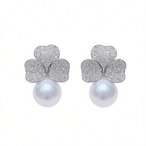 E3365 Pendientes de botón con forma de flor en oro blanco con perla y microincrustaciones para uso diario de mujer, estilo clásico - Product Image 1