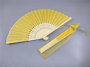 Éventail pliant en bambou personnalisé pour mariage chinois, art populaire portable, ornement sculpté, souvenir - Product Image 5