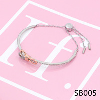 SVB1-Y Bracelet Élégant pour Femme, Scintillant, Personnalisé, en Laiton Incrusté de Zircons – Trésor d'Accessoire Personnalisé