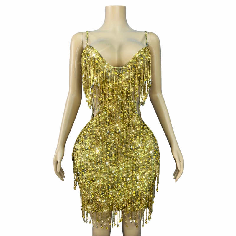 Elegant Dress with Gold Chain - Perfect for any Occasion