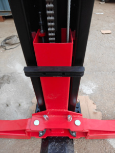 Elevateur de voiture à deux colonnes hydraulique à double cylindre Eco-way EW-240, 4 tonnes, prix d'usine, sûr - Product Image 4