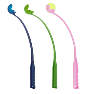 Lanciatore di palline da Tennis per cani con manico lungo morbido e confortevole - Product Image 1