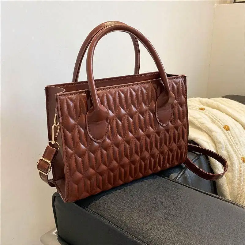 Autumn And Winter Bag Woman 2023 New Tide Texture French Fashion Design Texture Single Shoulder Slant Carry Small Square Bag