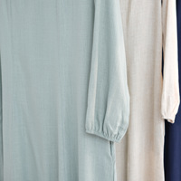 Robe élégante et modeste en coton et lin respirant pour femmes musulmanes, coupe ample avec taille cintrée et manches évasées – Vente en gros 0.65