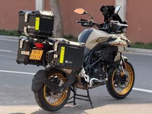 Moto de tourisme aventure Benelli TRK 552X 550cc à refroidissement liquide avec TCS ABS, capacité tout-terrain - Product Image 5