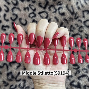Fournisseur vente en gros d'ongles 24 pièces de bouts d'ongles courts et ronds en couleur unie, <span class=keywords><strong>art</strong></span> simple et minimaliste, acrylique à presser sur les ongles - Product Image 3