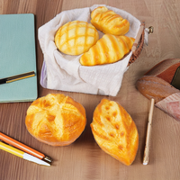 Jouet en PU souple à rebond lent, jouet alimentaire simulé, grand pain en forme de pain ananas, modèle anti-stress à presser PU-DMB-1687 pour tous les âges