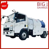 Camion de carburant mobile 4.6 mètres de haute qualité Offre Spéciale camion-citerne Sinotruk 6x4 camion-citerne à mazout Howo à vendre