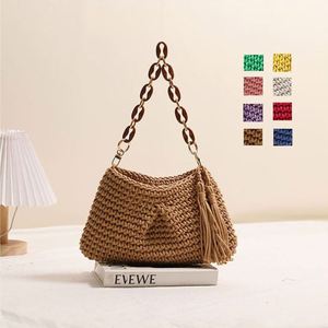 กระเป๋าถือถักไหมพรมอะคริลิคดีไซน์ล่าสุด พร้อมพู่ห้อย เหมาะสำหรับวันหยุดพักผ่อนริมชายหาด - Product Image 3