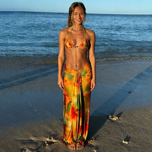 Ensemble trois pièces de plage rétro chic : bikini sexy à nouer avec imprimé floral et bordure perlée, idéal pour les vacances en bord de mer - Product Image 5