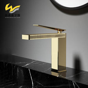 Robinet de lavabo monobloc en cuivre brossé doré pour projet hôtelier, avec cartouche céramique surélevée, eau chaude et froide, pour salle de bain - Product Image 1