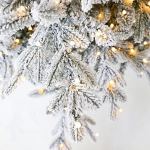 Sapin de Noël artificiel pré-éclairé de qualité supérieure avec texture de neige moelleuse, sapin de Noël floqué de neige pour la décoration de fête festive - Product Image 5