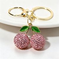 Porte-clés cerise en strass Z Cute Fruit 1 pièce |   Pendentif décoratif pour clé de voiture en alliage métallique, thème végétal de dessin animé, avec fermoir mousqueton