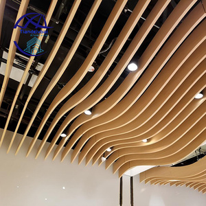 Panneau de <span class=keywords><strong>plafond</strong></span> suspendu en aluminium à lames métalliques en forme d'arc moderne <span class=keywords><strong>pour</strong></span> bureau, magasin, restaurant, <span class=keywords><strong>faux</strong></span> <span class=keywords><strong>plafond</strong></span> - Product Image 1